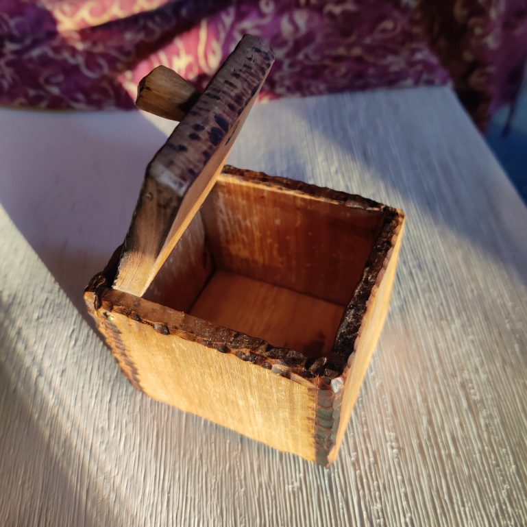 Tiny Box for Tiny Things with Vintage Style 4 Tiny Box for Tiny Things with Vintage Style 4