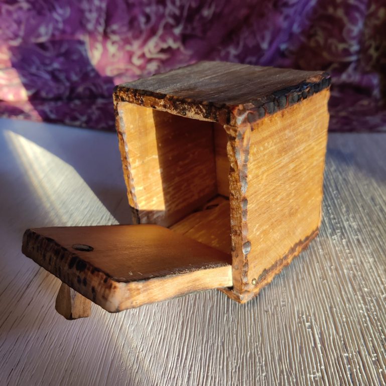 Tiny Box for Tiny Things with Vintage Style6 Tiny Box for Tiny Things with Vintage Style6